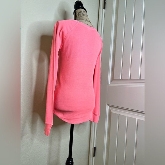 PINK Victoria’s Secret Long Sleeve Thermal Sleepwear Top in Pink Size M - Picture 12 of 12